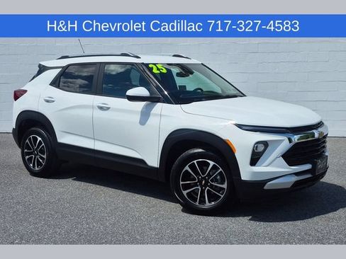 Used 2025 Chevrolet TrailBlazer LT AWD/4WD image 1