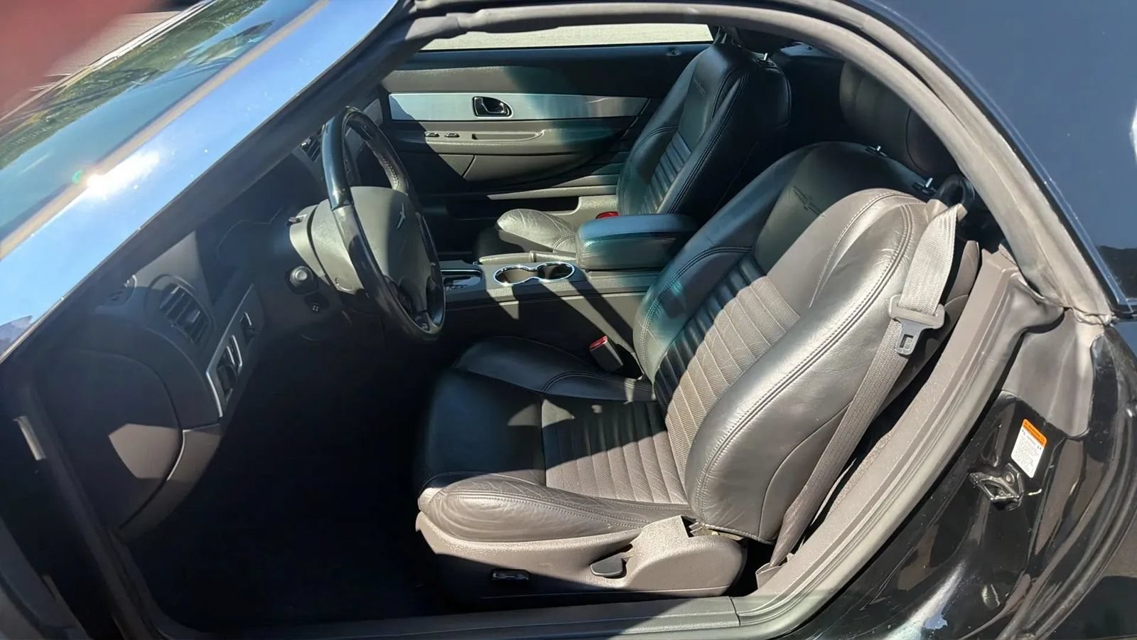 Used 2002 Ford Thunderbird RWD image 9