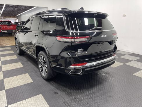 Used 2021 Jeep Grand Cherokee L Overland w/ Luxury Tech Group IV image 2