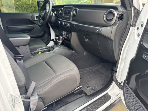 Used 2023 Jeep Gladiator Sport AWD/4WD image 14