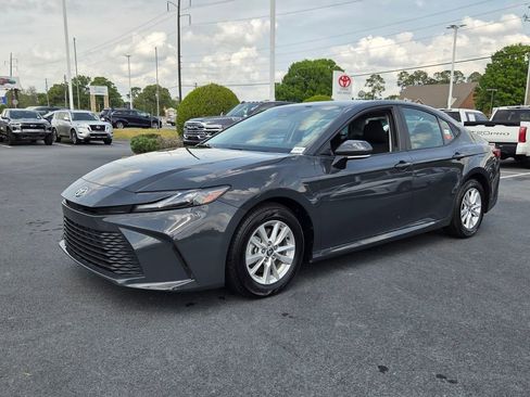 Certified 2025 Toyota Camry LE image 3