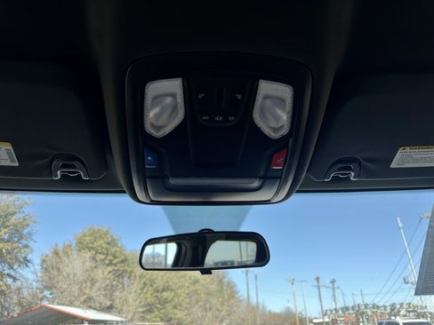 Used 2024 RAM 2500 Tradesman w/ Chrome Appearance Group image 25