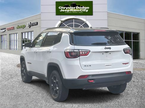 Used 2024 Jeep Compass Trailhawk image 8