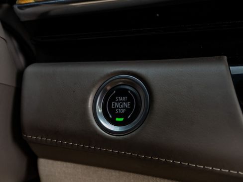 Used 2022 Cadillac Escalade Sport Platinum AWD/4WD image 19