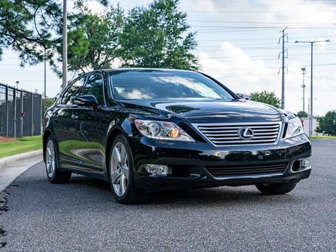 Used 2012 Lexus LS 460 w/ Comfort Pkg RWD image 3