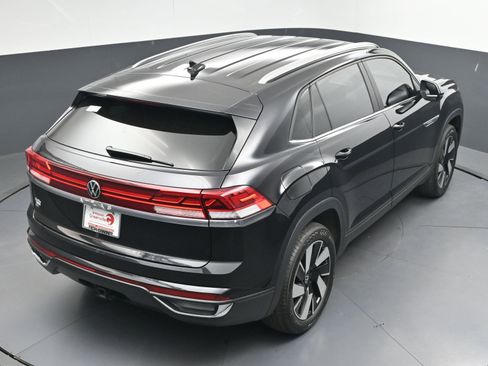 Used 2024 Volkswagen Atlas Cross Sport SE image 33