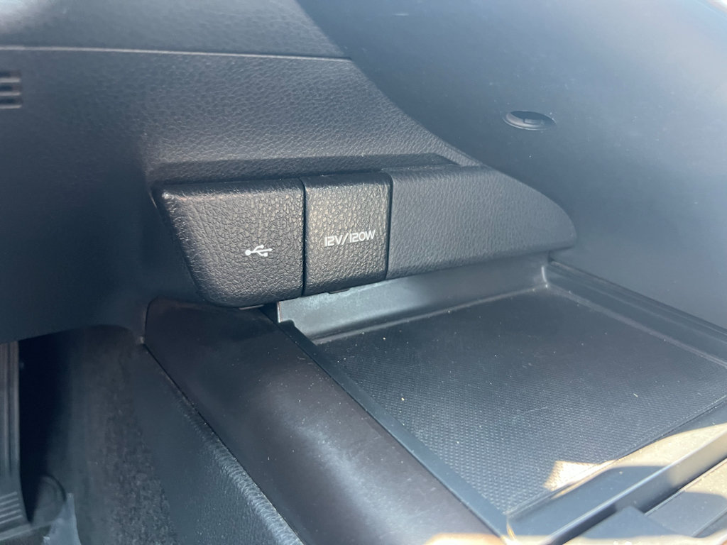 Used 2024 Toyota Camry SE FWD image 11