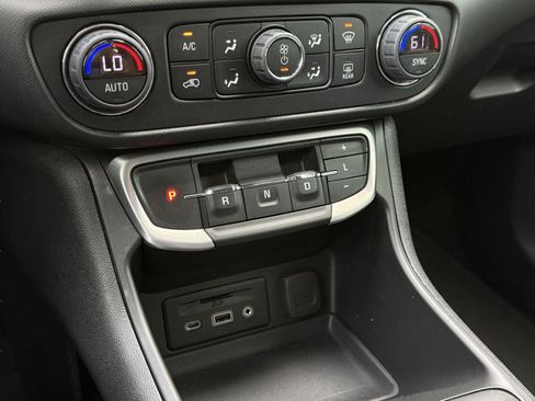 Used 2022 GMC Terrain SLT AWD/4WD image 39