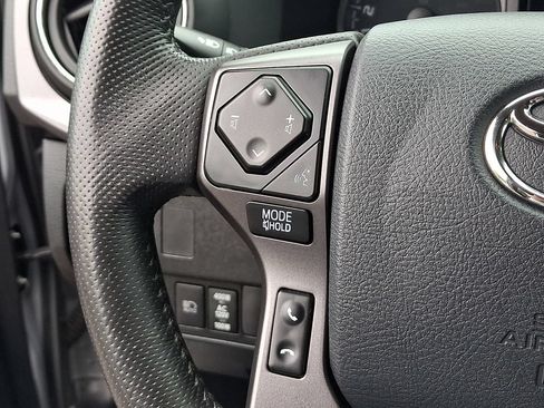 Used 2020 Toyota Tacoma TRD Sport w/ Technology Package AWD/4WD image 21