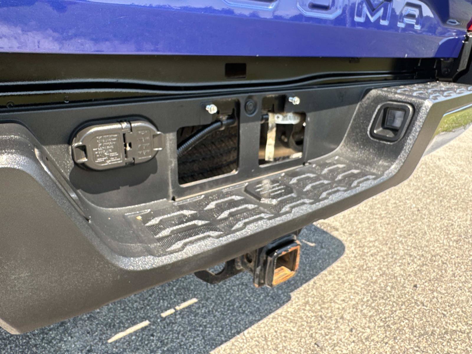 Used 2023 Toyota Tacoma SR5 AWD/4WD image 14