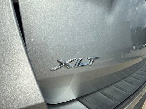 Used 2022 Ford Explorer XLT w/ Equipment Group 202A RWD image 8