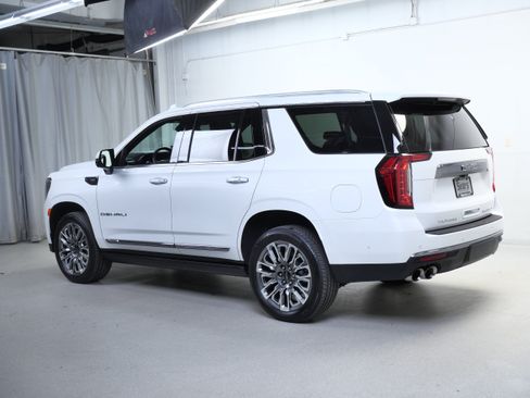Used 2024 GMC Yukon Denali Ultimate AWD/4WD image 11
