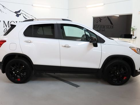 Used 2018 Chevrolet Trax LT w/ Redline Edition AWD/4WD image 8