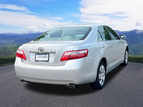 Used 2008 Toyota Camry LE FWD image 5