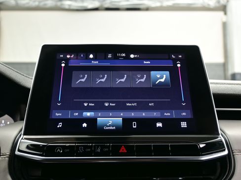 Used 2022 Jeep Compass Limited image 18