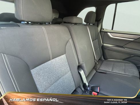 Used 2025 GMC Acadia Elevation image 29