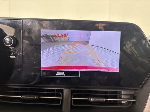 Used 2025 Chevrolet Trax LS FWD image 15
