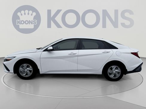 New 2026 Hyundai Elantra SE FWD image 8