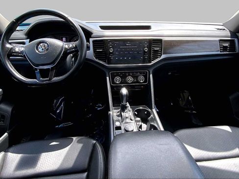 Used 2018 Volkswagen Atlas SEL AWD/4WD image 16