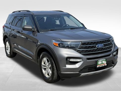 Used 2021 Ford Explorer XLT w/ Equipment Group 202A AWD/4WD image 3