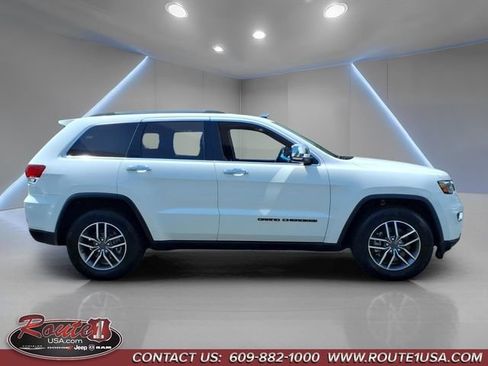 Used 2021 Jeep Grand Cherokee Limited w/ Premium Lighting Group RWD image 2