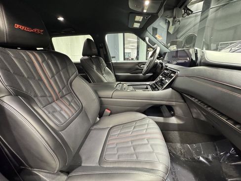 Certified 2025 Nissan Armada PRO-4X image 30