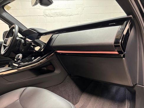 Used 2025 Land Rover Range Rover Sport SE image 30