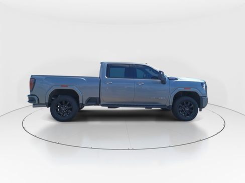Used 2025 GMC Sierra 2500 AT4 w/ AT4 Premium Plus Package AWD/4WD image 9