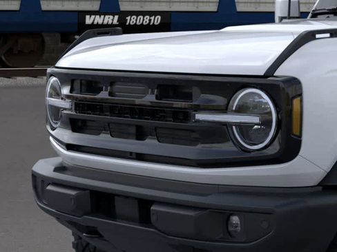 New 2025 Ford Bronco Outer Banks w/ Sasquatch Package image 19