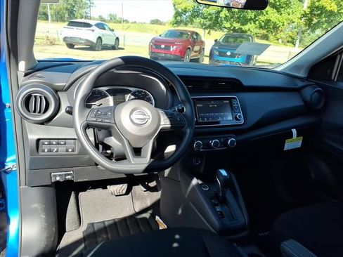 New 2025 Nissan Kicks Play S image 9