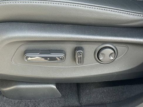 Used 2025 Honda CR-V EX-L image 16