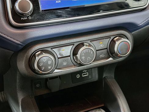 Used 2025 Nissan Versa SV FWD image 22