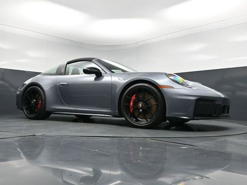Certified 2026 Porsche 911 Targa 4 GTS w/ Premium Package AWD/4WD image 29
