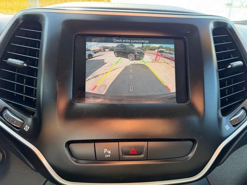 Used 2020 Jeep Cherokee Latitude Plus FWD image 21