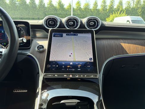 Certified 2025 Mercedes-Benz GLC 300 w/ AMG Line image 31