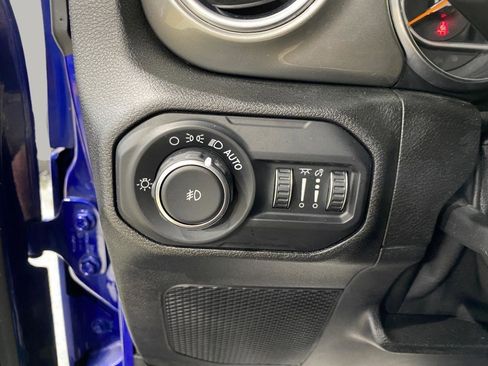 Used 2020 Jeep Wrangler Unlimited Sahara AWD/4WD image 10
