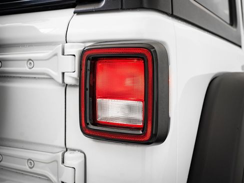 Used 2021 Jeep Wrangler Unlimited Rubicon image 15