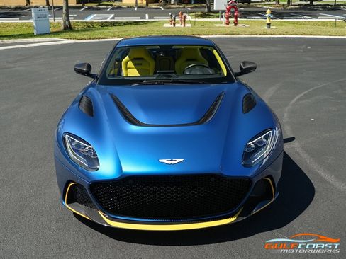 Used 2023 Aston Martin DBS Coupe RWD image 9