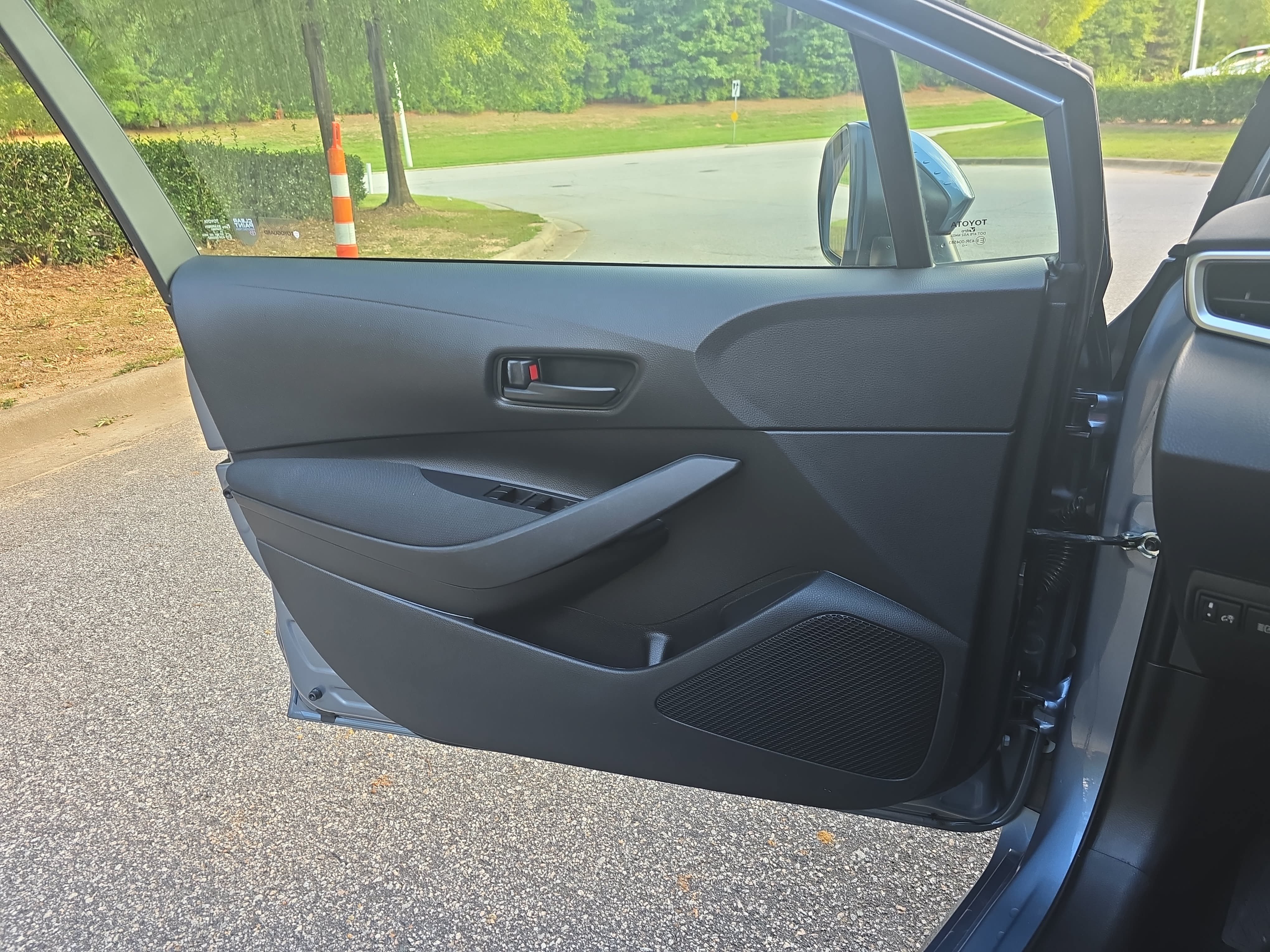 Used 2023 Toyota Corolla LE FWD image 24