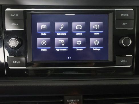 Used 2023 Volkswagen Jetta SE w/ Panoramic Sunroof Package image 41