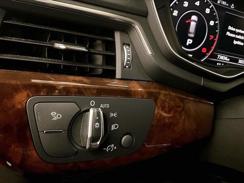 Used 2018 Audi A4 2.0T allroad Premium Plus image 30