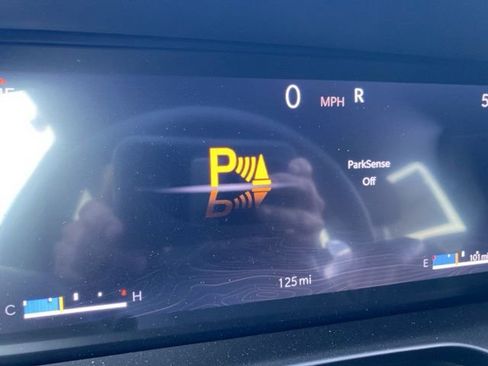 New 2025 Jeep Grand Cherokee L Laredo image 38