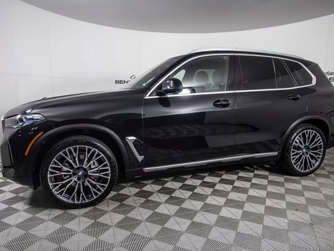 Used 2025 BMW X5 xDrive40i w/ Parking Assistance Package AWD/4WD image 9