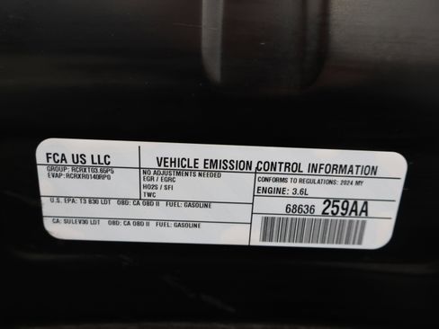 Used 2024 Chrysler Pacifica Touring-L image 19