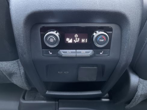 Used 2025 Buick Enclave Avenir image 46