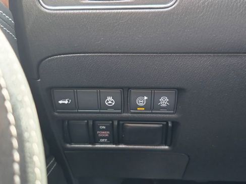 Used 2020 Nissan Armada Platinum w/ Interior Lighting Package image 40