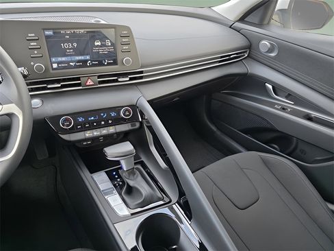 New 2026 Hyundai Elantra Blue image 17