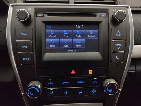 Used 2017 Toyota Camry SE w/ Moonroof Package FWD image 25