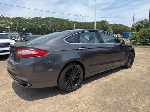 Used 2016 Ford Fusion SE w/ Equipment Group 202A FWD image 5