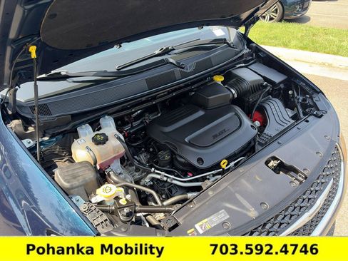 Used 2023 Chrysler Pacifica Touring-L FWD image 35